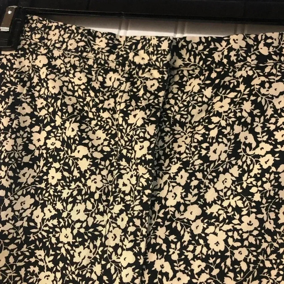 Eddie Bauer Floral Print Black Cream Straight Leg Pants Size 14 100% Cotton - Picture 3 of 5
